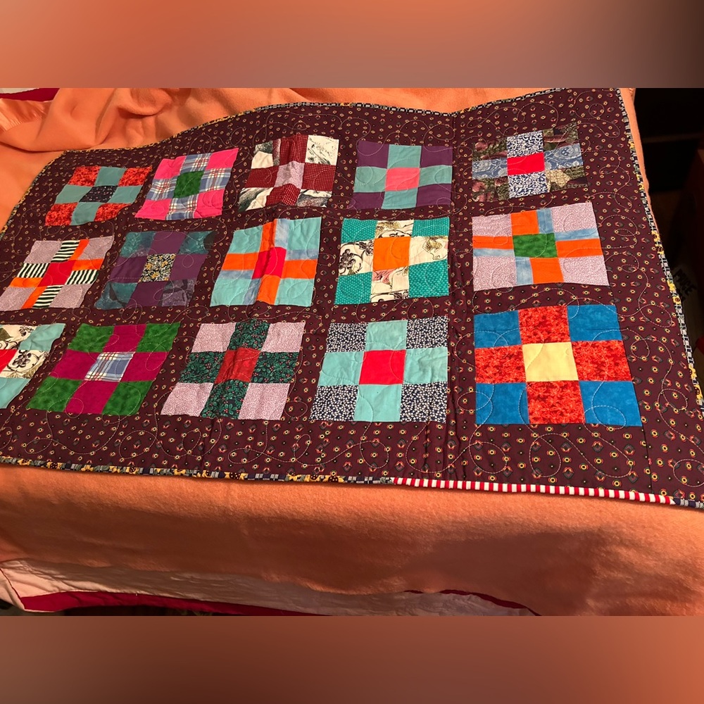 Custom made patchwork machine sewing reversible quilt 59”x37”, like new conditio